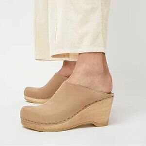 New School Clog on Wedge‎ in Bone, Sz 40
